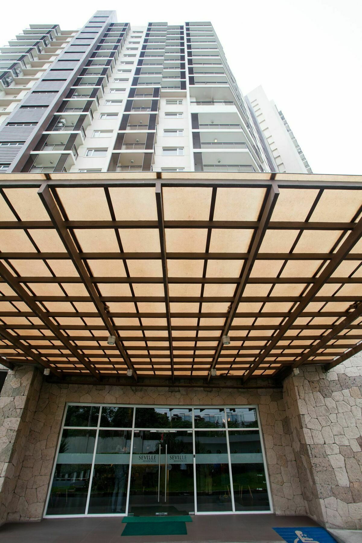 The Cirque Serviced Residences Quezon City Ngoại thất bức ảnh